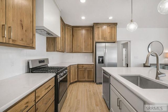 1588 N 835 E, Shelley, ID 83274