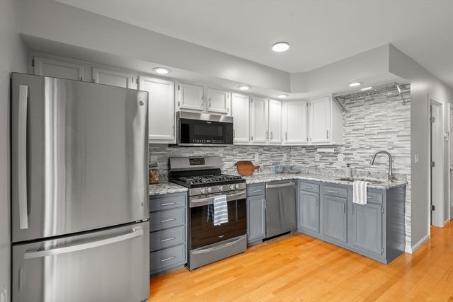 19 Dixfield 101, Boston, MA 02127