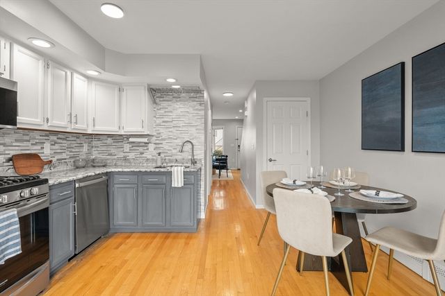 19 Dixfield 101, Boston, MA 02127