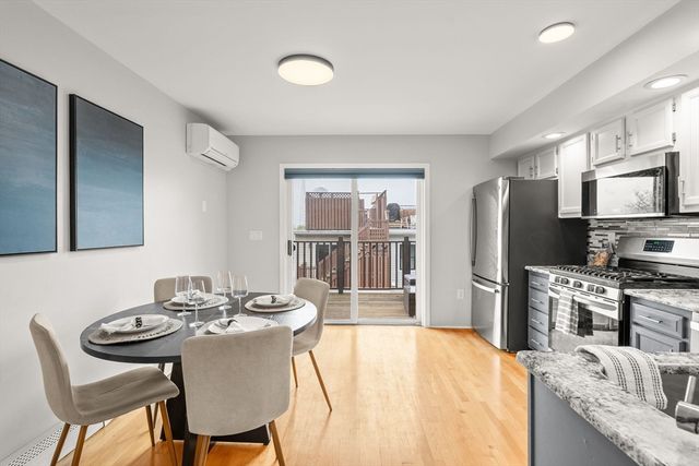 19 Dixfield 101, Boston, MA 02127