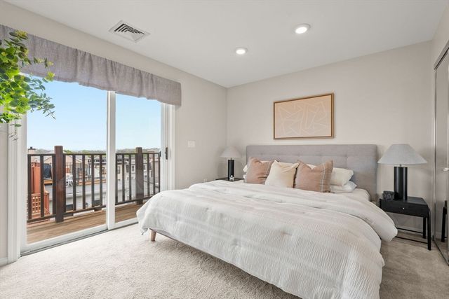 19 Dixfield 101, Boston, MA 02127