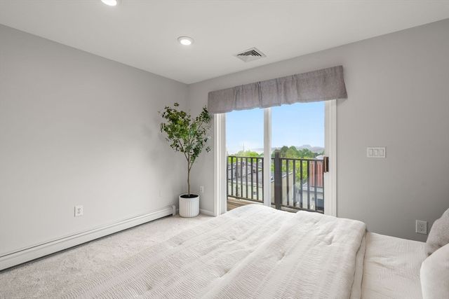 19 Dixfield 101, Boston, MA 02127