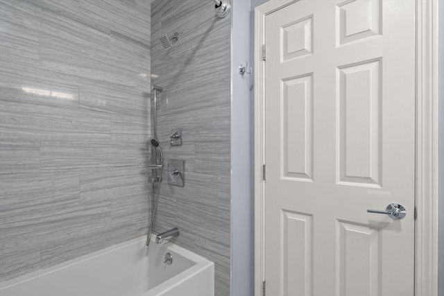 19 Dixfield 101, Boston, MA 02127