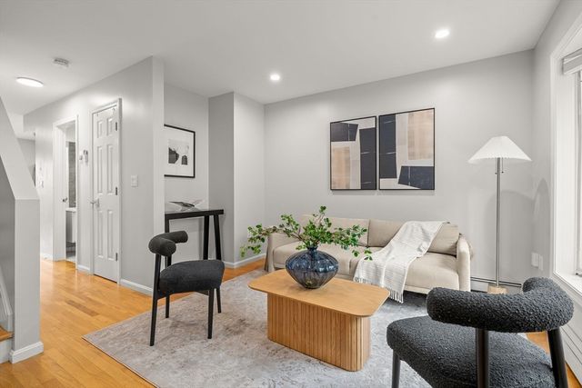 19 Dixfield 101, Boston, MA 02127