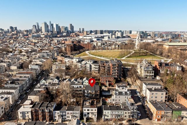 19 Dixfield 101, Boston, MA 02127