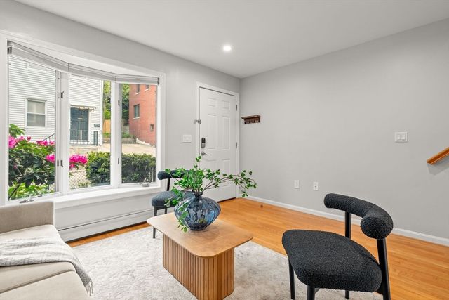 19 Dixfield 101, Boston, MA 02127
