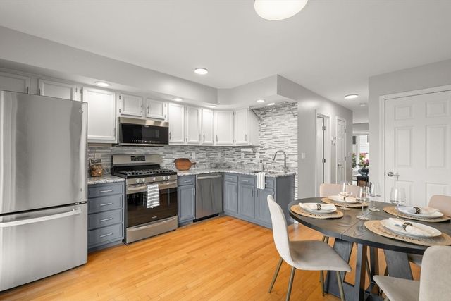 19 Dixfield 101, Boston, MA 02127