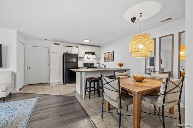 24149 Wedgewood Circle, Warren, MI 48091