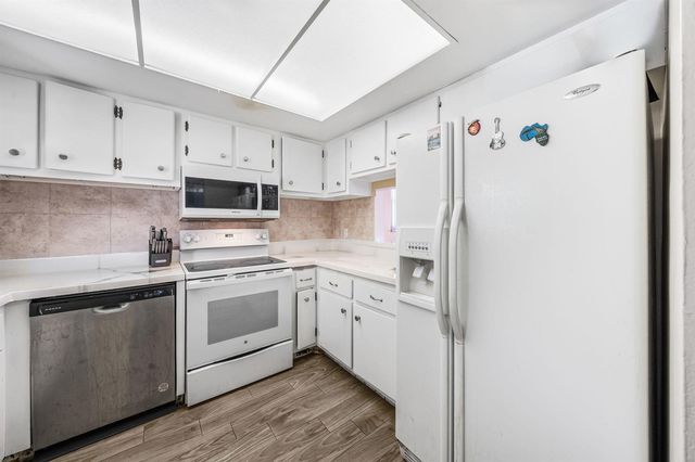 419 S Us Highway 1 E201, North Palm Beach, FL 33408
