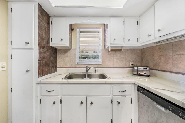419 S Us Highway 1 E201, North Palm Beach, FL 33408