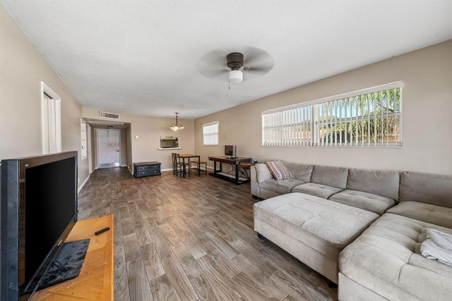 419 S Us Highway 1 E201, North Palm Beach, FL 33408