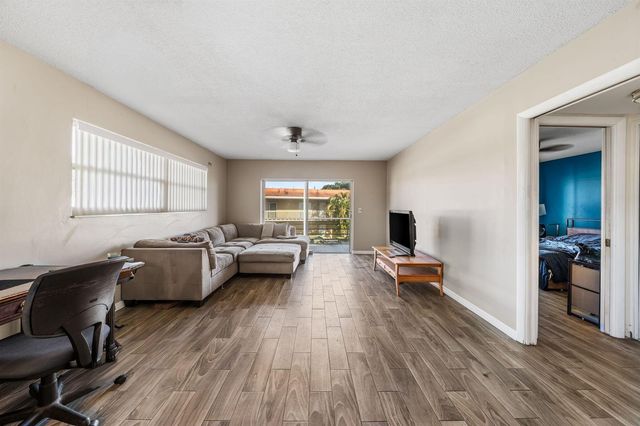 419 S Us Highway 1 E201, North Palm Beach, FL 33408