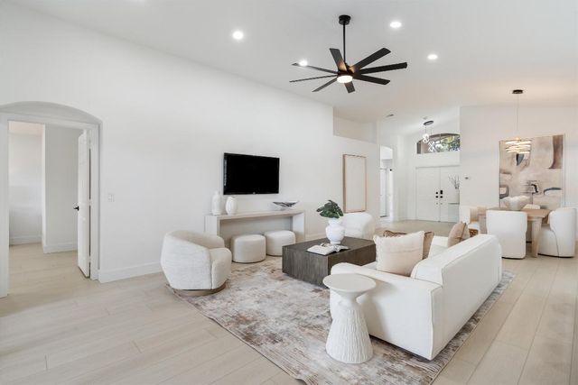 6518 Via Trento, Delray Beach, FL 33446