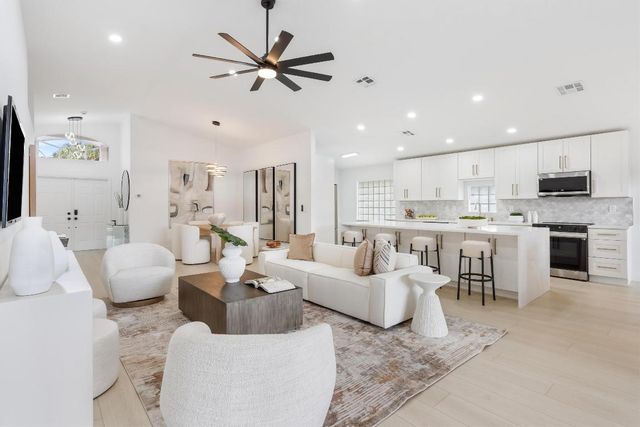 6518 Via Trento, Delray Beach, FL 33446