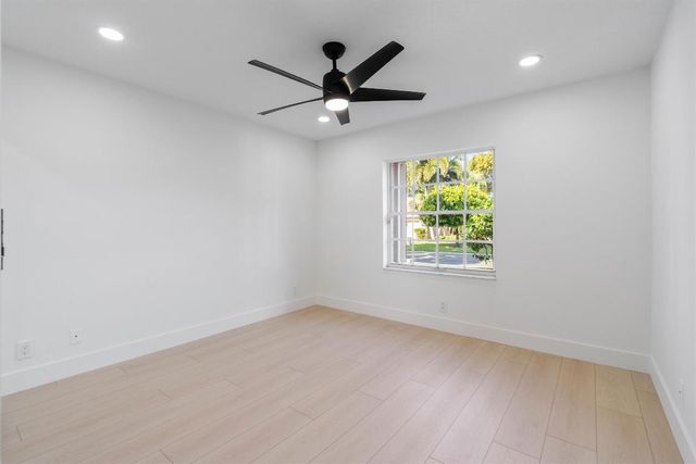 6518 Via Trento, Delray Beach, FL 33446