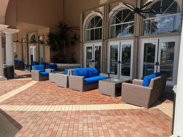 6518 Via Trento, Delray Beach, FL 33446