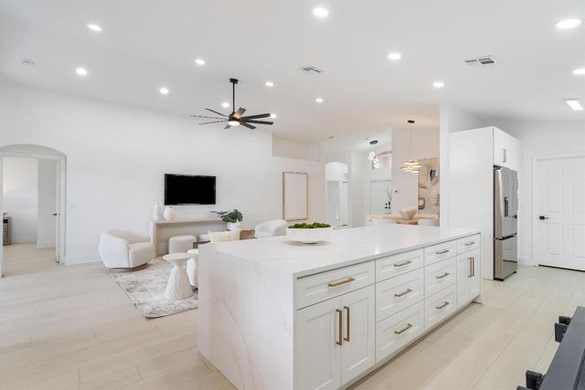 6518 Via Trento, Delray Beach, FL 33446