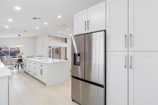 6518 Via Trento, Delray Beach, FL 33446