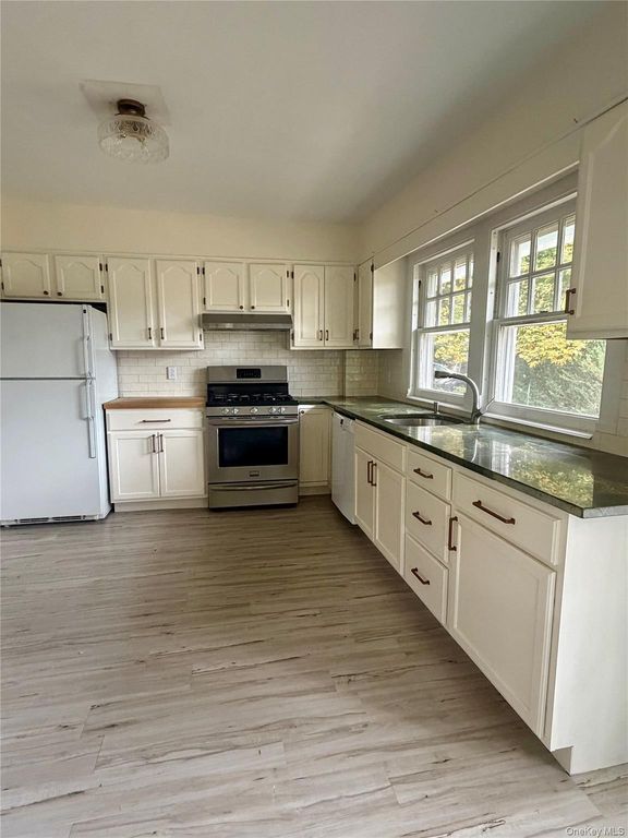 105 Chappaqua Road, Briarcliff Manor, NY 10510 — photo 5