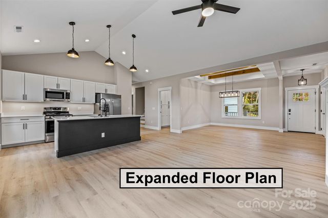 2 Caroline Drive, Horse Shoe, NC 28742