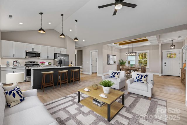 2 Caroline Drive, Horse Shoe, NC 28742