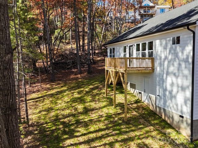 2 Caroline Drive, Horse Shoe, NC 28742