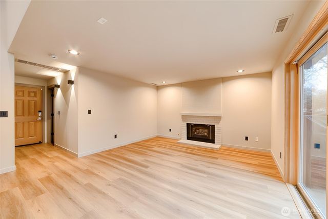 10012 SE 247th Place, Kent, WA 98030