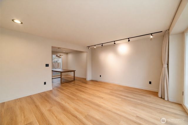 10012 SE 247th Place, Kent, WA 98030