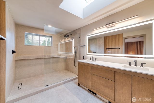 10012 SE 247th Place, Kent, WA 98030