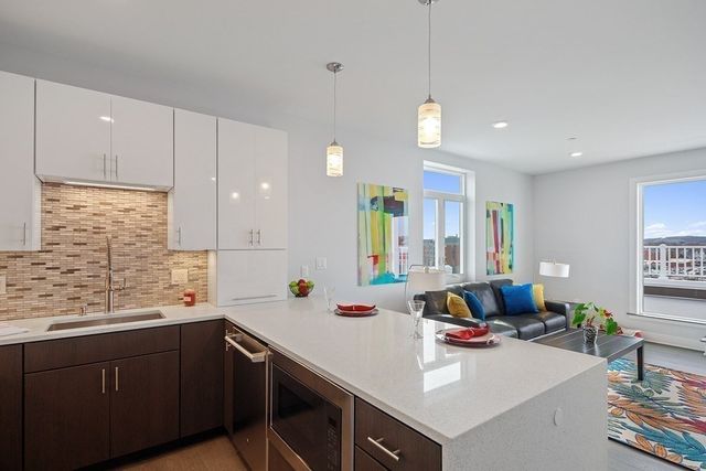 2 Cliveden St 601E, Quincy, MA 02169
