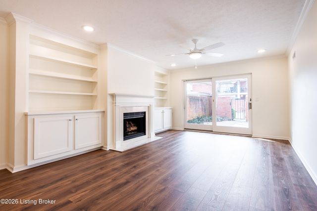 1104 Forest Park Rd, Louisville, KY 40223