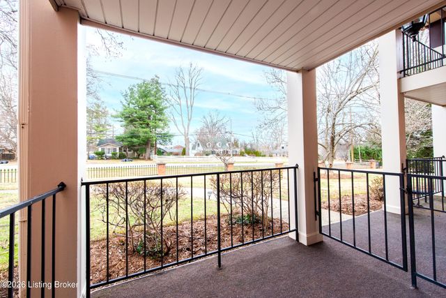 1104 Forest Park Rd, Louisville, KY 40223