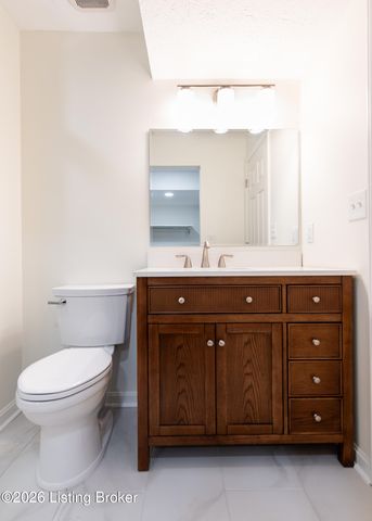 1104 Forest Park Rd, Louisville, KY 40223