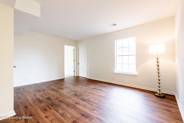 1104 Forest Park Rd, Louisville, KY 40223