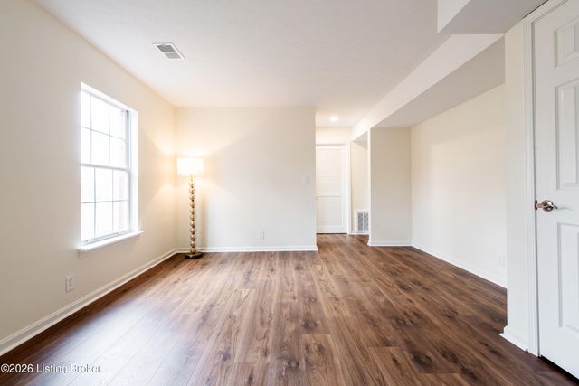 1104 Forest Park Rd, Louisville, KY 40223