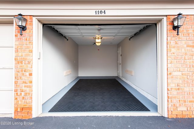 1104 Forest Park Rd, Louisville, KY 40223