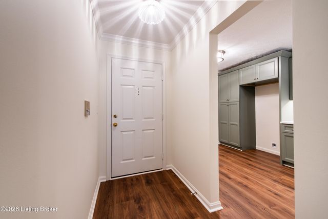 1104 Forest Park Rd, Louisville, KY 40223