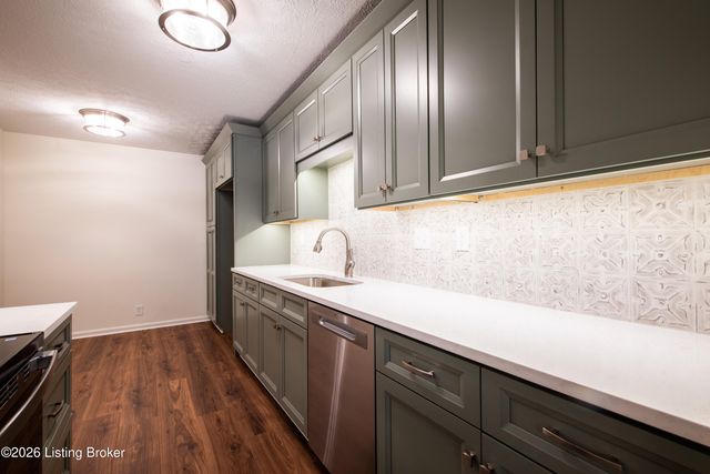 1104 Forest Park Rd, Louisville, KY 40223