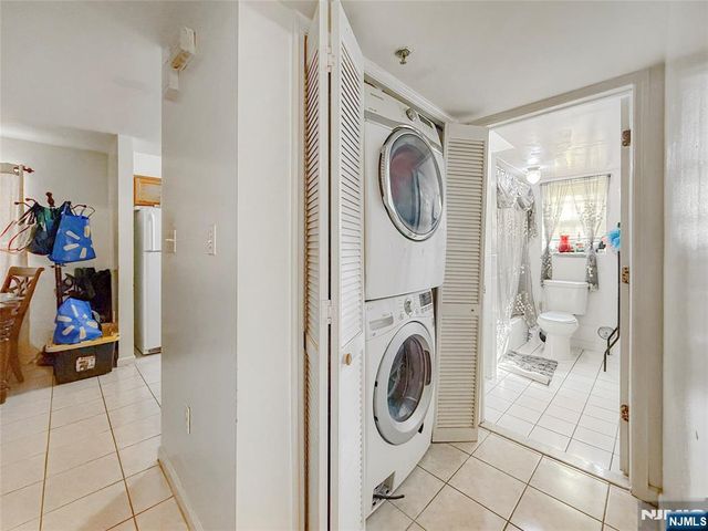 338 S 10th Street, Newark, NJ 07103