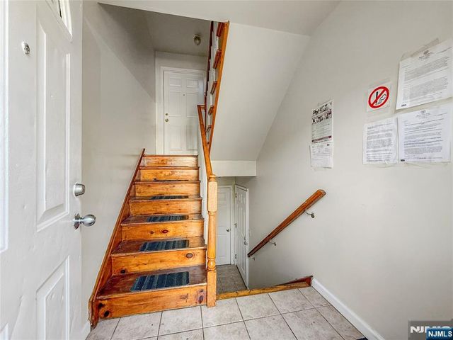 338 S 10th Street, Newark, NJ 07103