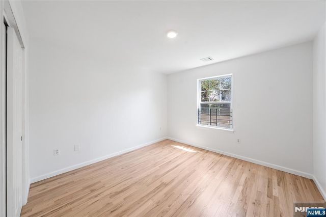 338 S 10th Street, Newark, NJ 07103