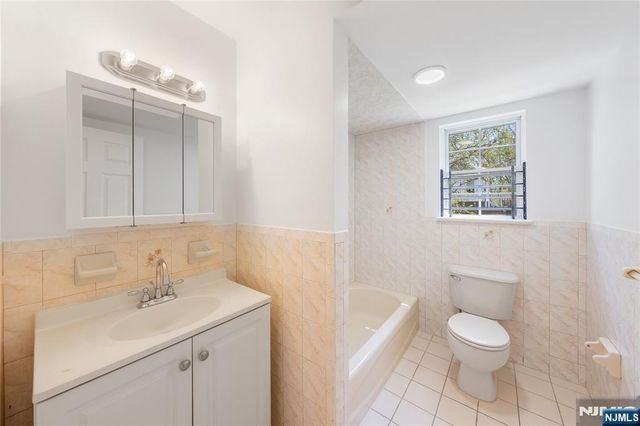 338 S 10th Street, Newark, NJ 07103