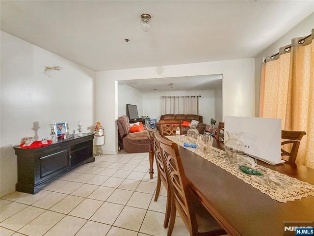 338 S 10th Street, Newark, NJ 07103