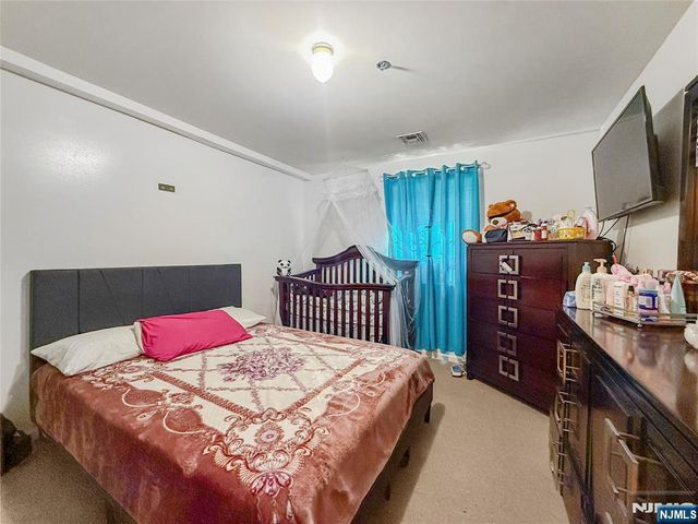 338 S 10th Street, Newark, NJ 07103