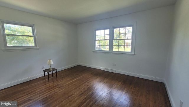 820 JAMESTOWN RD, Blackwood, NJ 08012