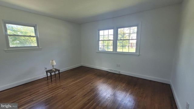 820 JAMESTOWN RD, Blackwood, NJ 08012