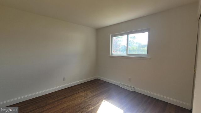 820 JAMESTOWN RD, Blackwood, NJ 08012