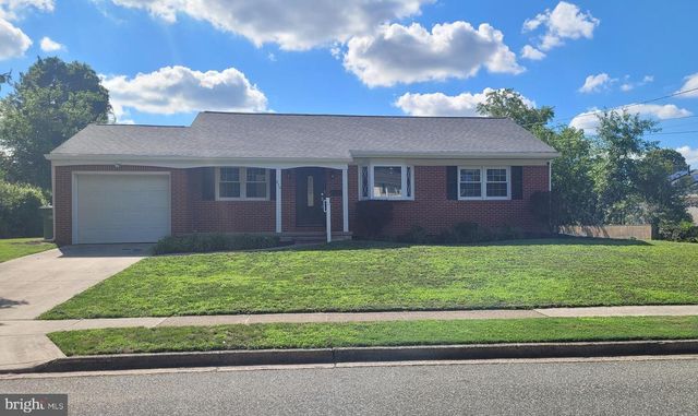 820 JAMESTOWN RD, Blackwood, NJ 08012