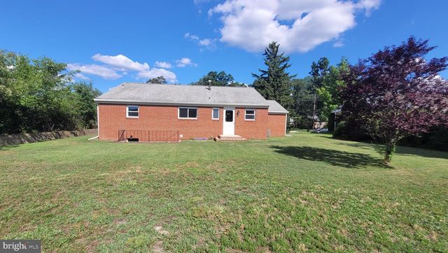 820 JAMESTOWN RD, Blackwood, NJ 08012