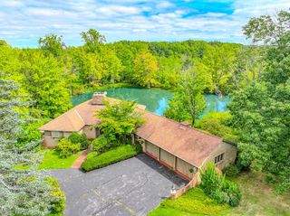 7945 Viewmount Drive, Concord, OH 44077